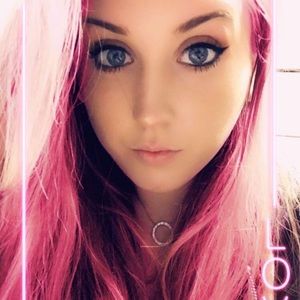 Meet your Posher, Leah